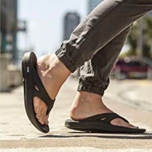 OOFOS Black Snake Print Oorigionsl Thong Flip flops Comfort Sandals